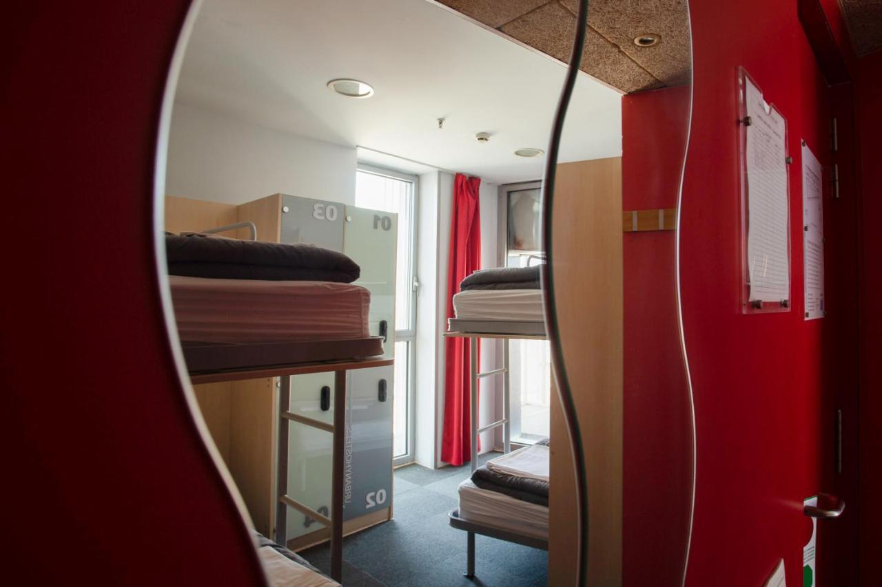 Urbany Hostel Барселона Екстериор снимка