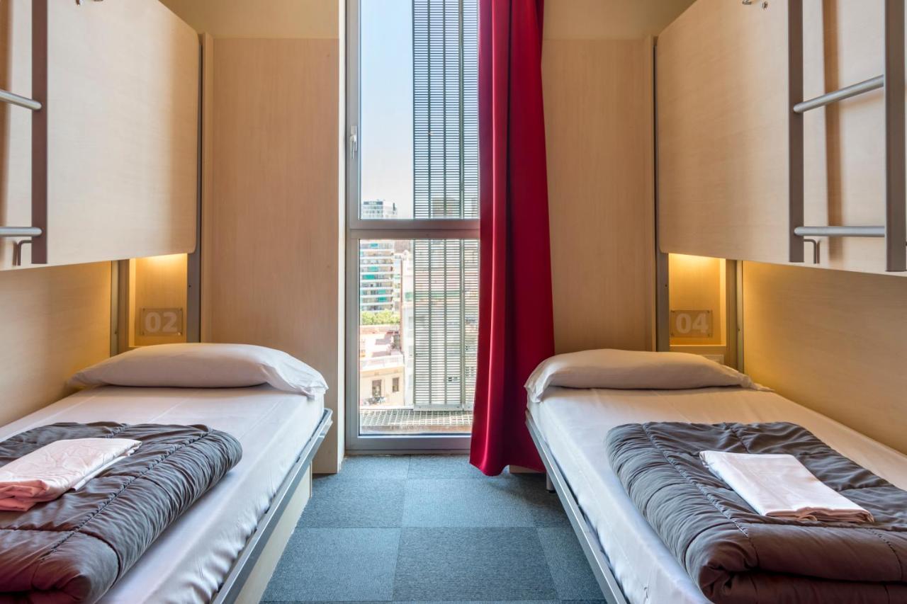 Urbany Hostel Барселона Екстериор снимка